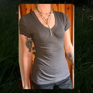 ✪✪✪ Gray Short Sleeve V-Neck Top